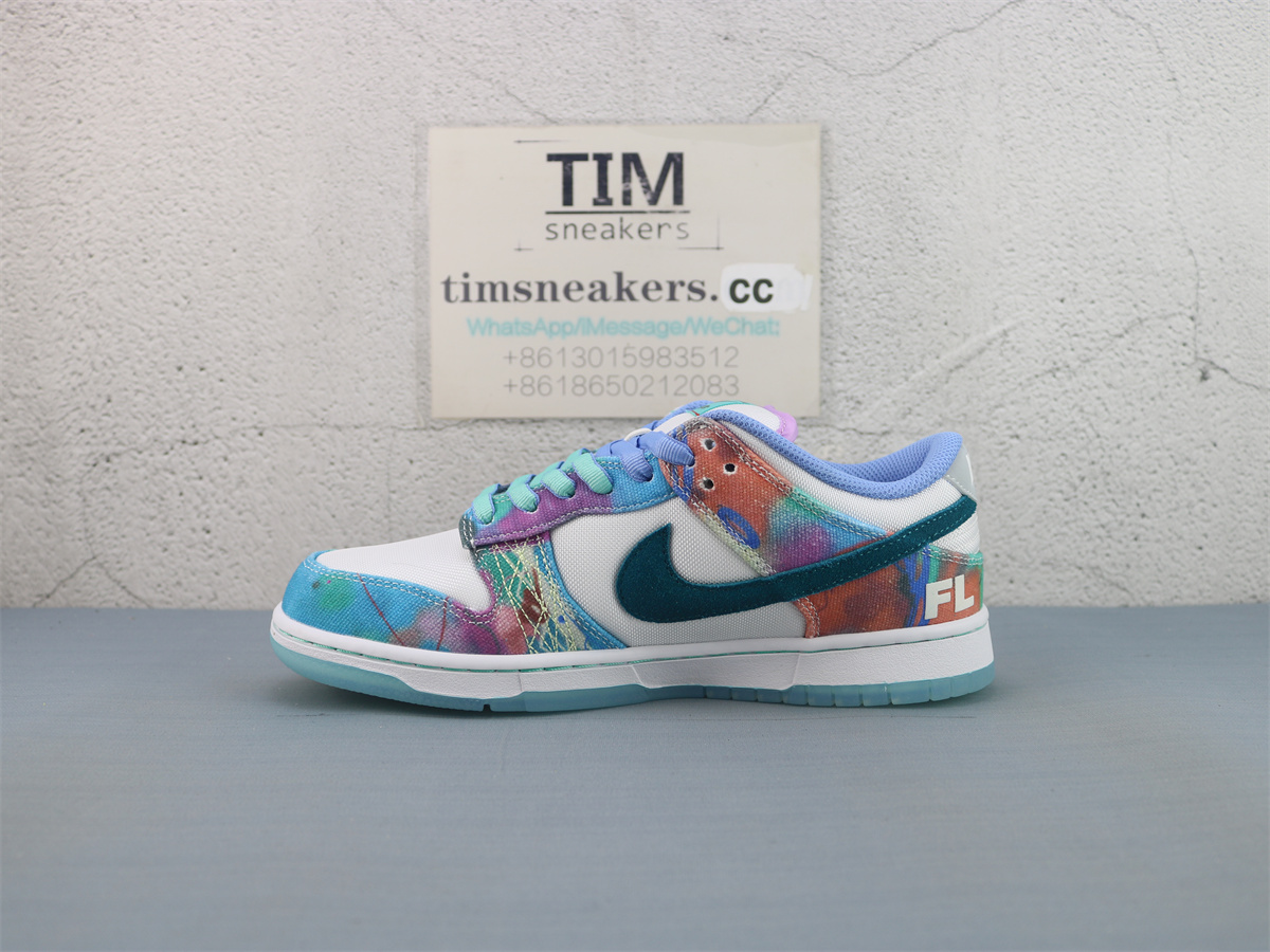 Nike SB Dunk Low Futura Laboratories Bleached Aqua HF6061-400